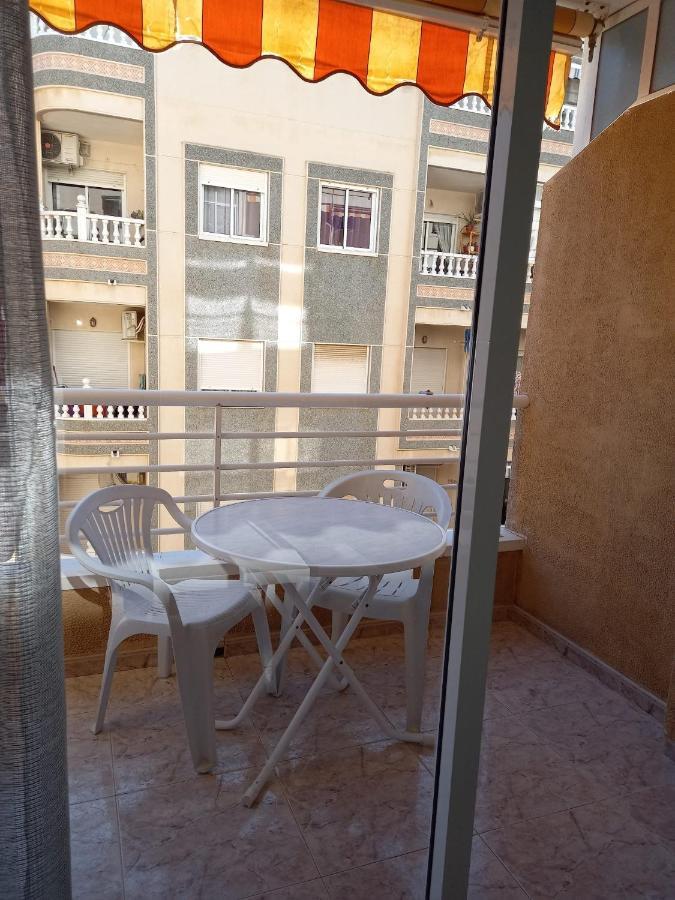 Julia'S Paradise Apartment Torrevieja Eksteriør bilde